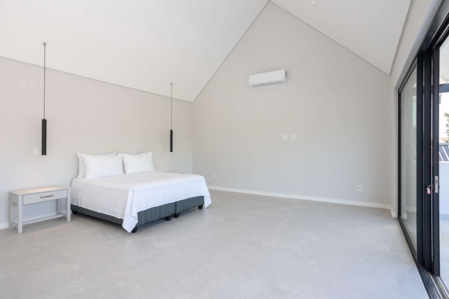 5 Bedroom Property for Sale in Val De Vie Estate Western Cape